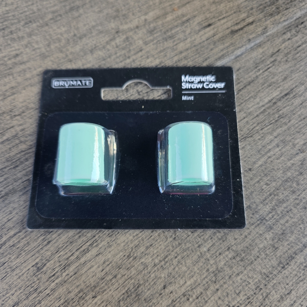 BrüMate Mint Magnetic Straw Cover